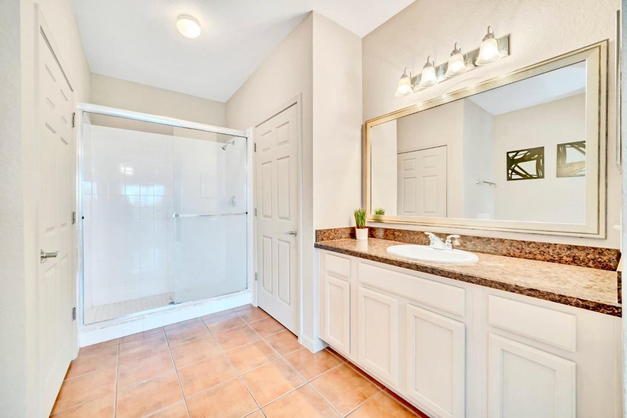 Stunning 2Br Condo With Hot Tub And Pool, Near Disney! Orlando Exterior photo